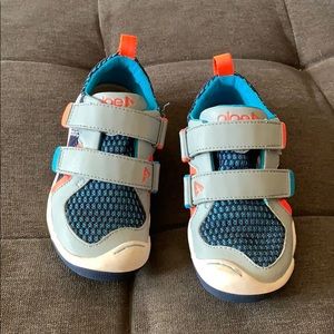 Plae sneakers shoes 10.5